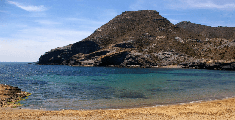 image showing the sand and sea from Cala Reona beach