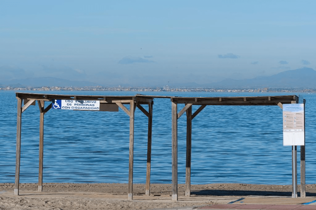 Space for people with that use wheelchairs to stay in the sand in Playa Mistral