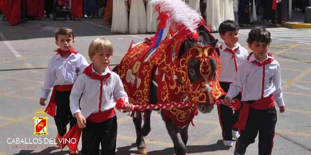 Chidren with a pony in los Caballos del Vino