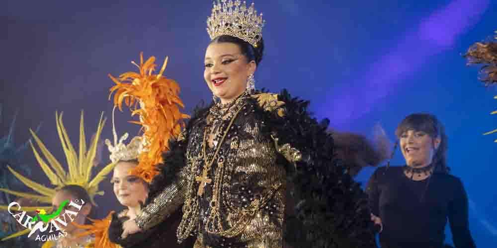 Doña Cuaresma giving the power to the next Doña Cuaresma