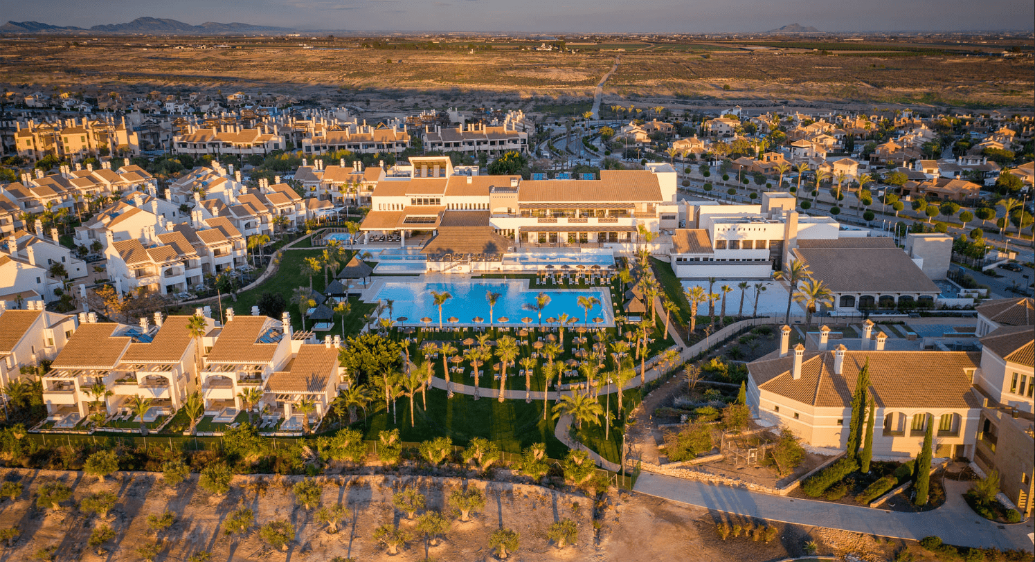 hacienda del alamo golf resort photos showing the city and all the buildings around it