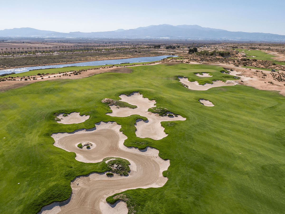 Alhama Signature Golf has fairways and fast greens and large lakes.