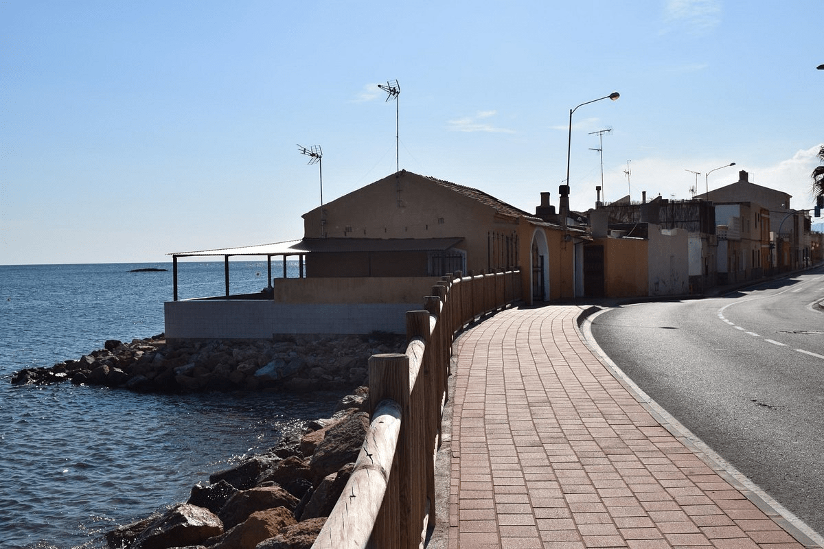 image from Mazarrón showing the sea on the side