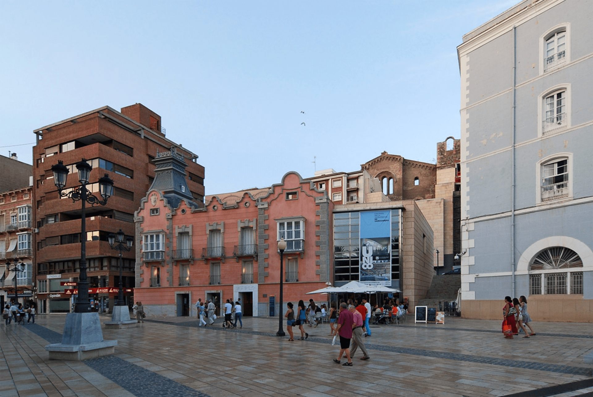 image showing the museum and coffee shop from the roman theater