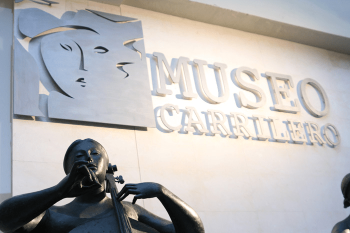 Entrance to Museo Carrilero building 