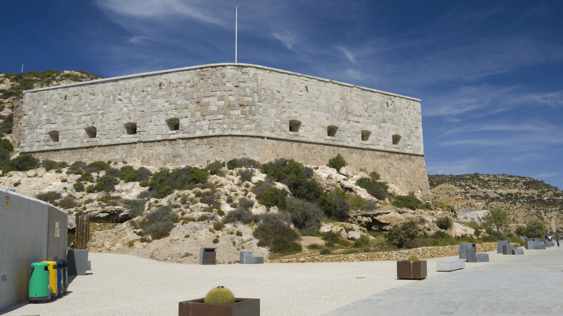 picture of the fort showing one of the paths to the construction