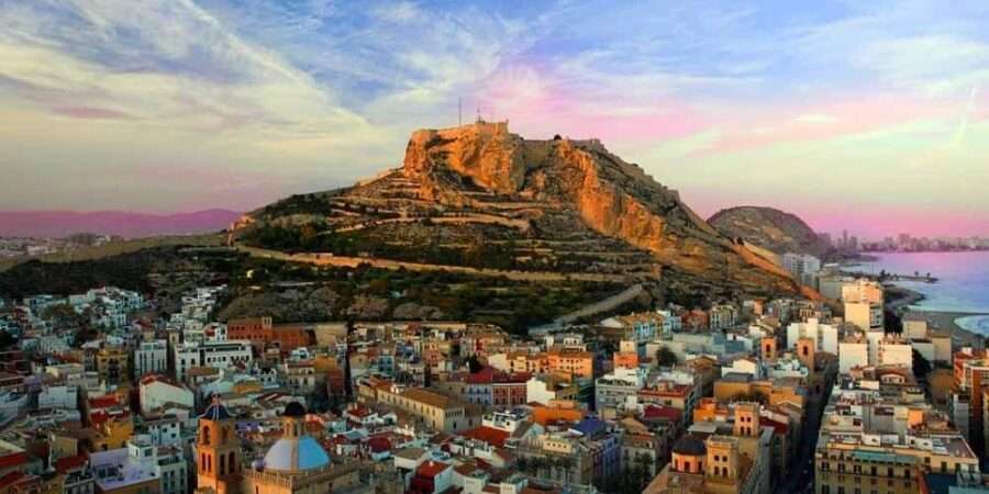 The Castillo de Santa Bárbara | A Fortress at the top of Alicante!